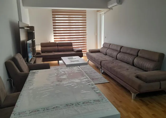 Lux Karposh Home In Skpoje